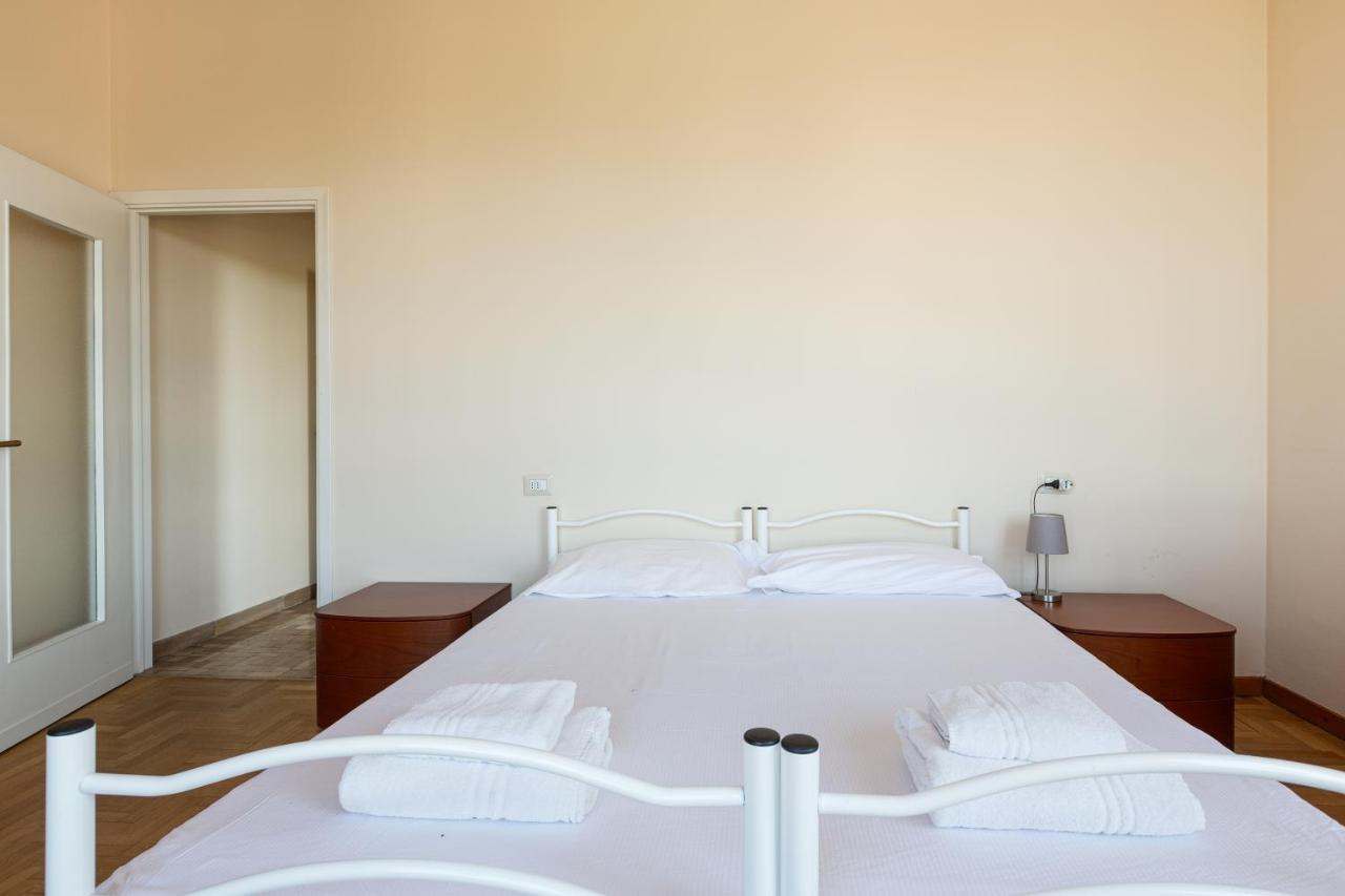 Milano - Roomy Apartment 300 M From M3 Affori Fn! Екстер'єр фото