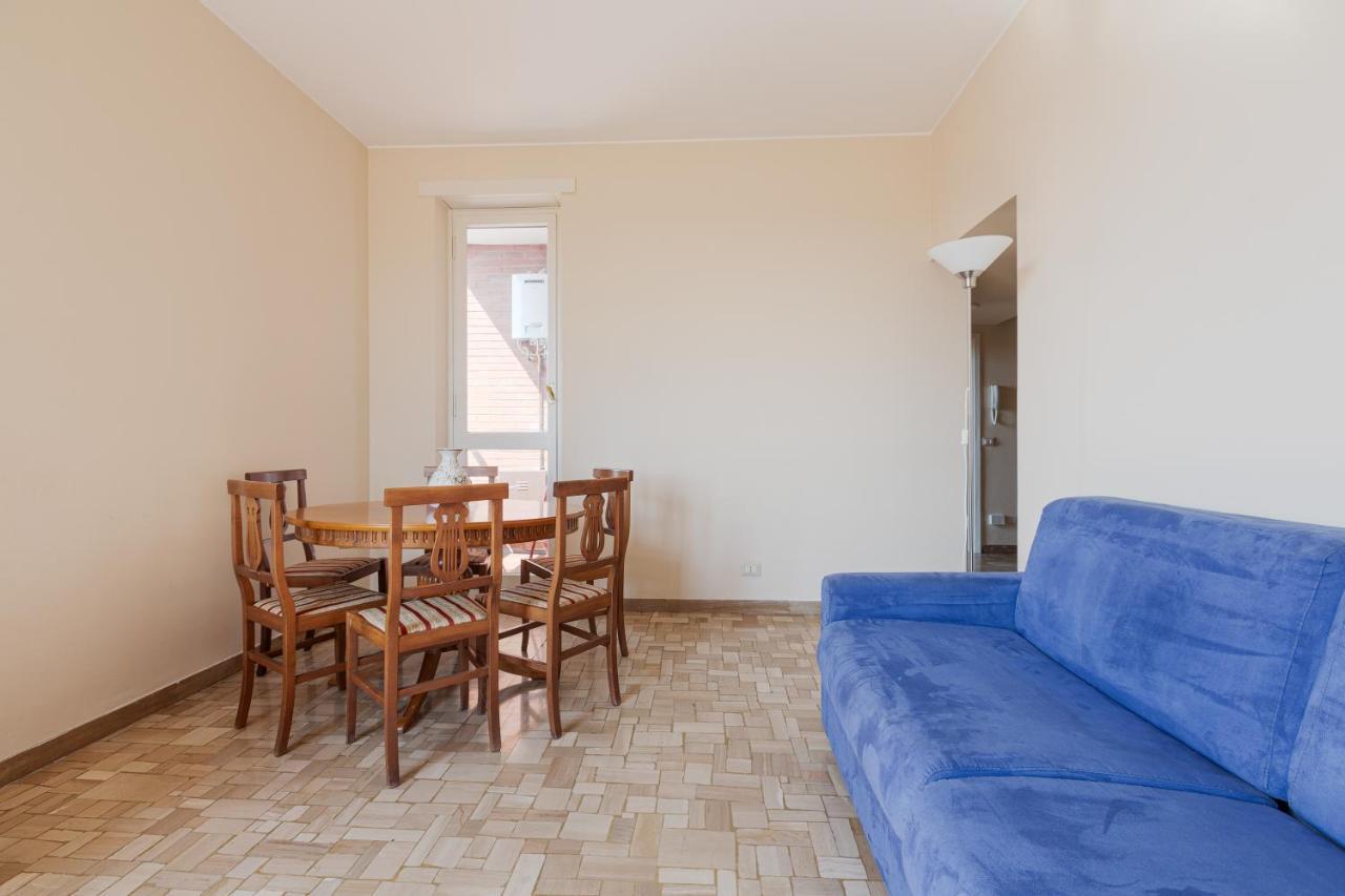 Milano - Roomy Apartment 300 M From M3 Affori Fn! Екстер'єр фото