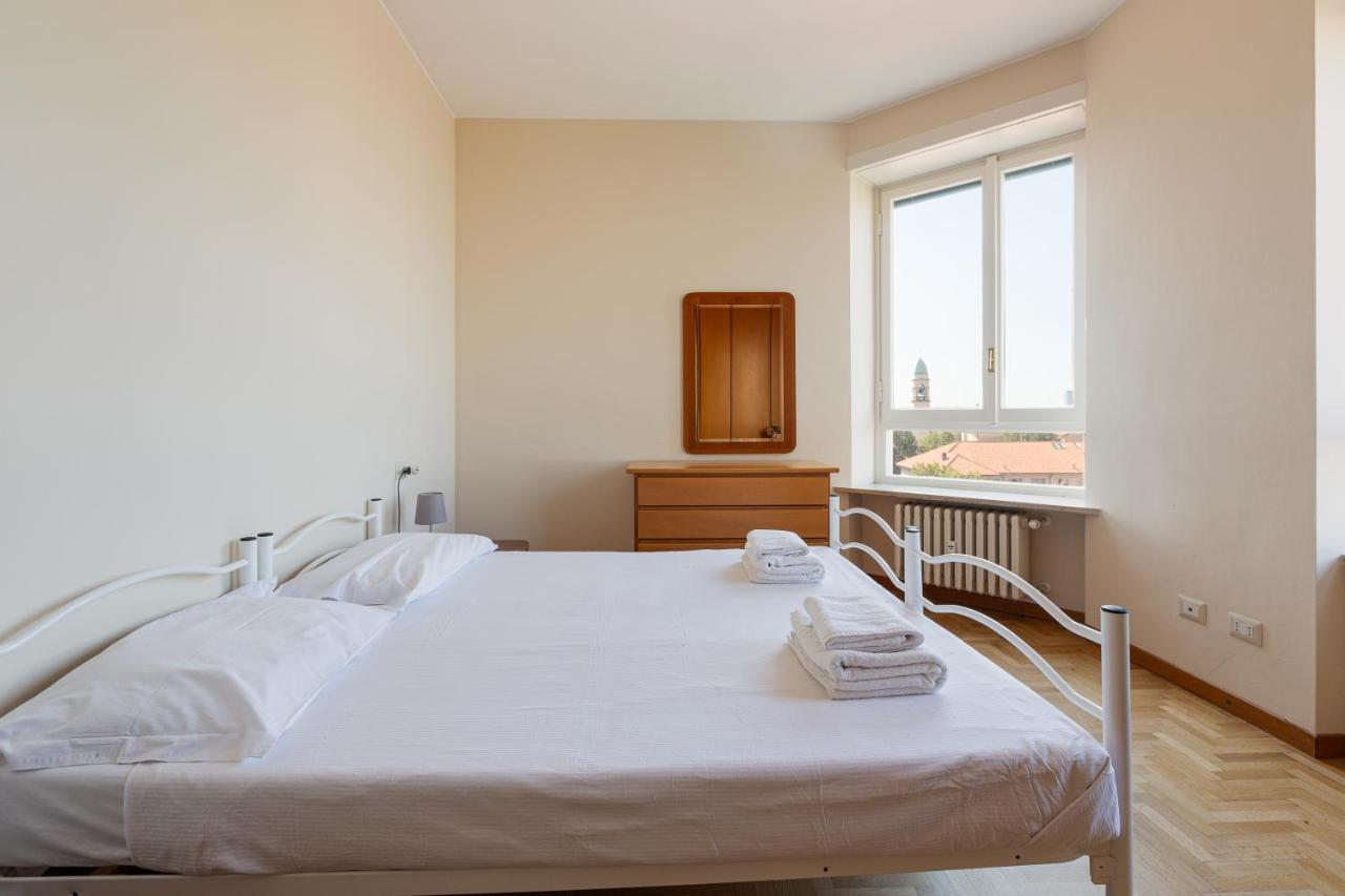 Milano - Roomy Apartment 300 M From M3 Affori Fn! Екстер'єр фото