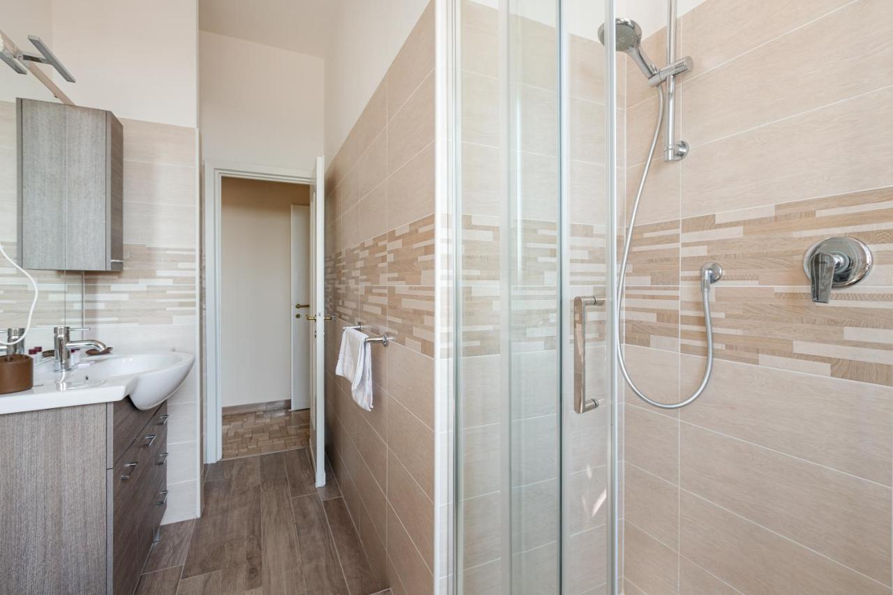 Milano - Roomy Apartment 300 M From M3 Affori Fn! Екстер'єр фото