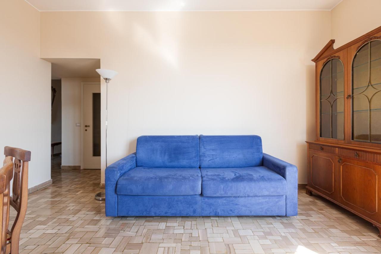 Milano - Roomy Apartment 300 M From M3 Affori Fn! Екстер'єр фото